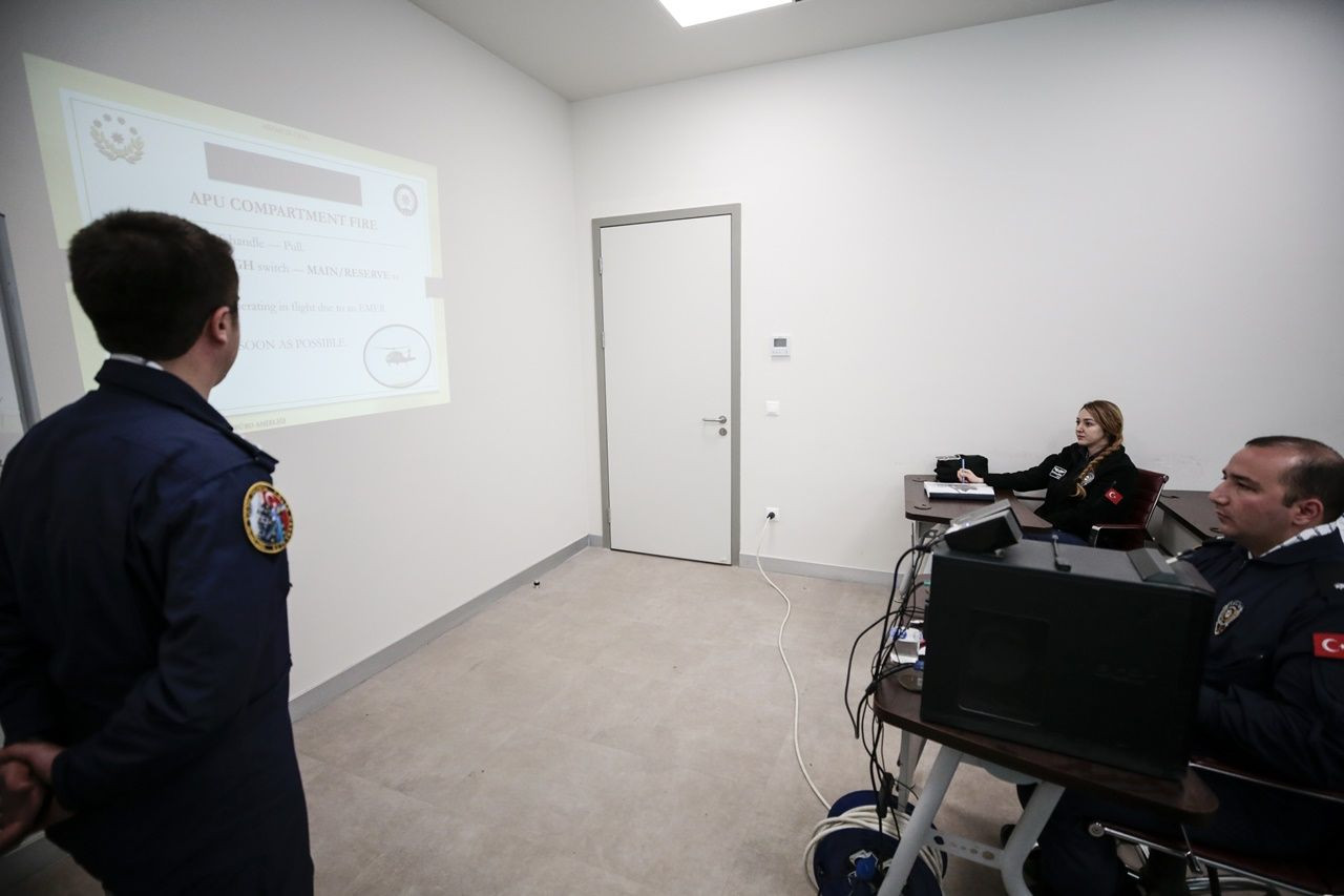 İşte emniyetin ilk kadın helikopter pilotu... - Sayfa 18