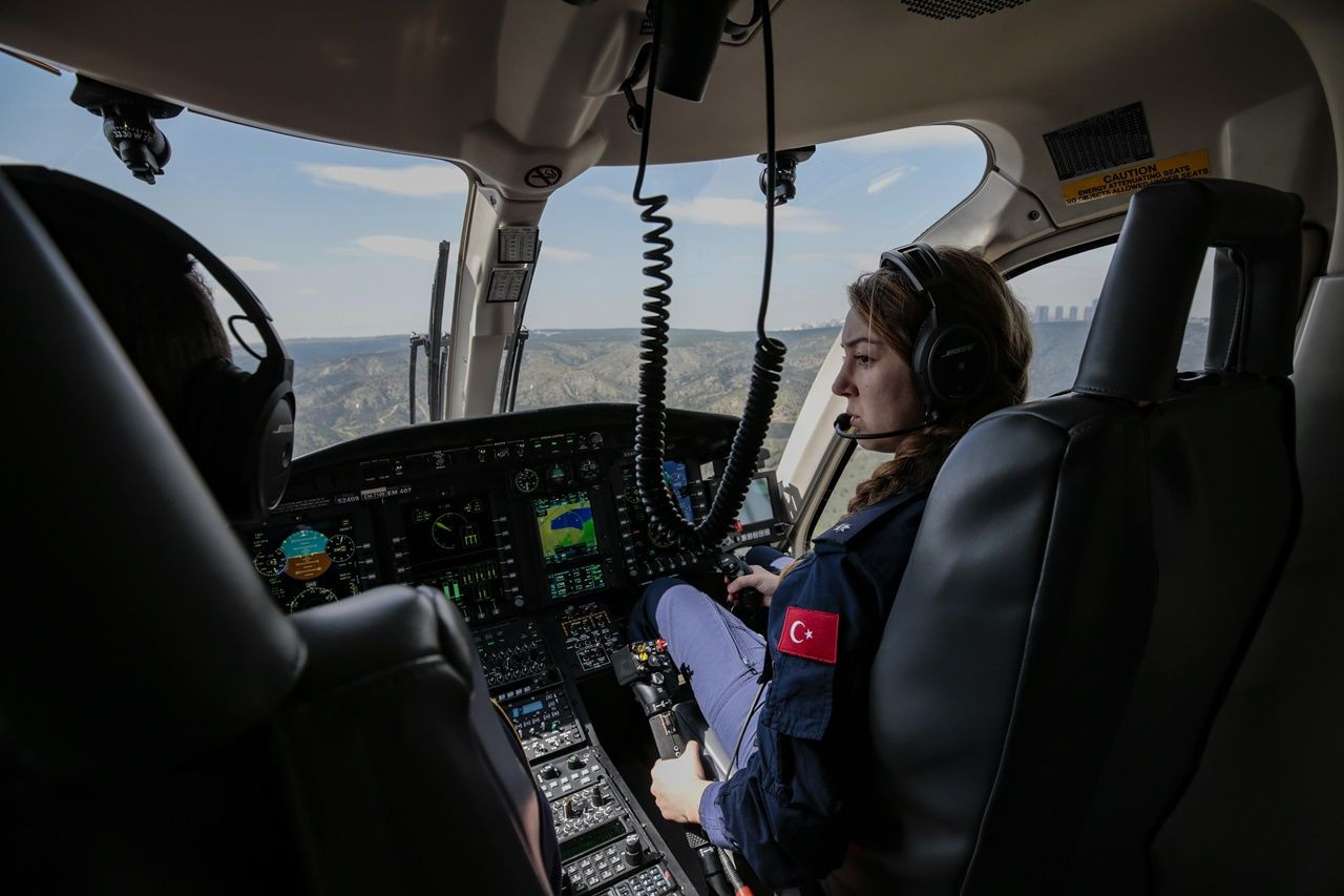 İşte emniyetin ilk kadın helikopter pilotu... - Sayfa 27