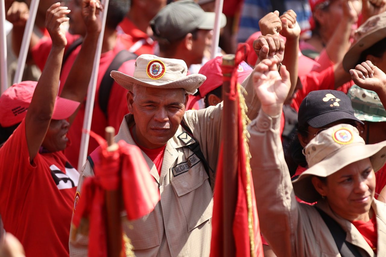 Venezuela'da hükümet destekçileri sokakta... - Sayfa 6