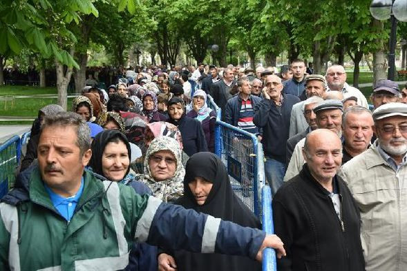 Ne aş ne iş için sıraya girdiler! - Sayfa 8