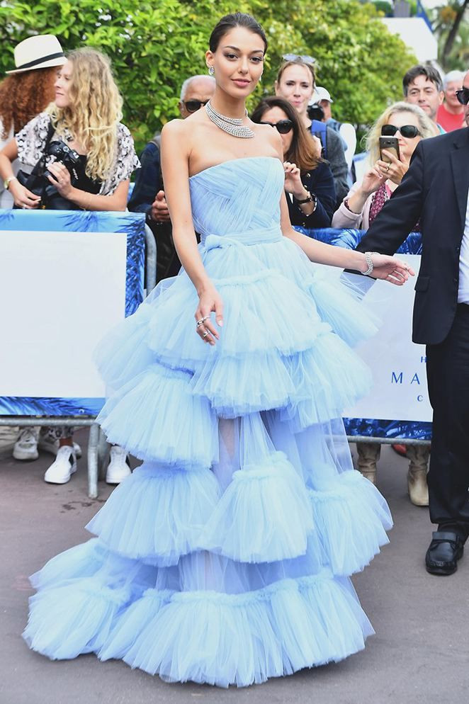 Dilan Çiçek Deniz üzerinde servetle kırmızı halıda! - Sayfa 8