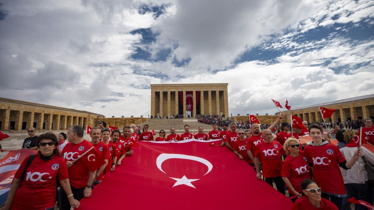 Bakan Kasapoğlu gençlerle Anıtkabir'i ziyaret etti! - Sayfa 9