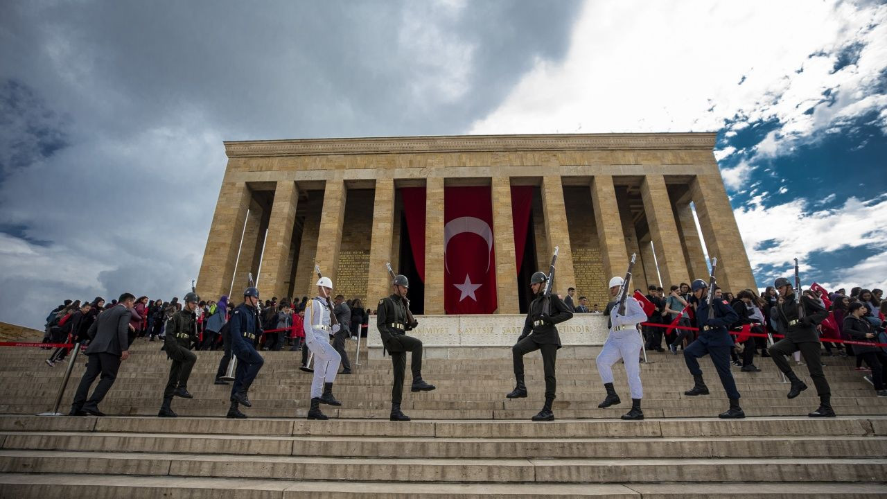 Bakan Kasapoğlu gençlerle Anıtkabir'i ziyaret etti! - Sayfa 20