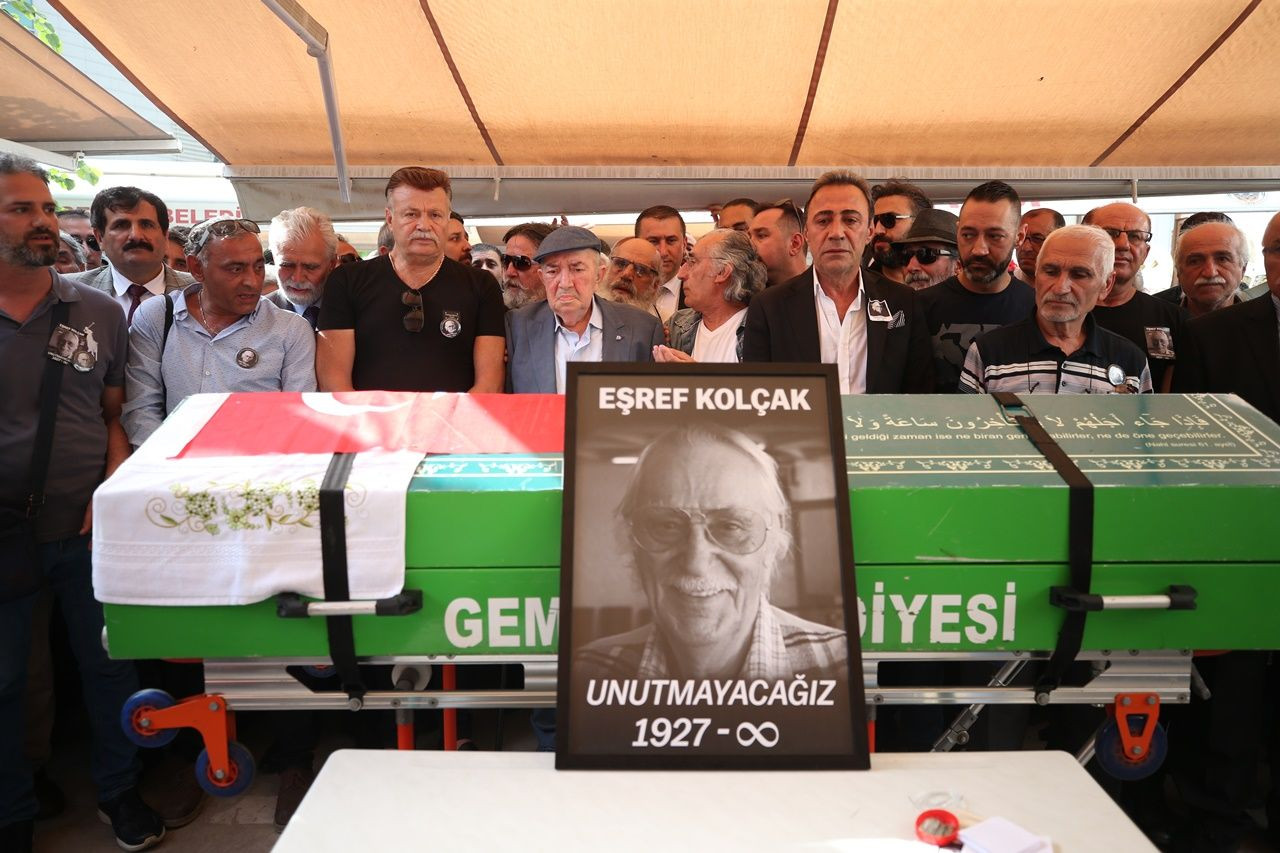 Eşref Kolçak son yolculuğuna uğurlandı... - Sayfa 5