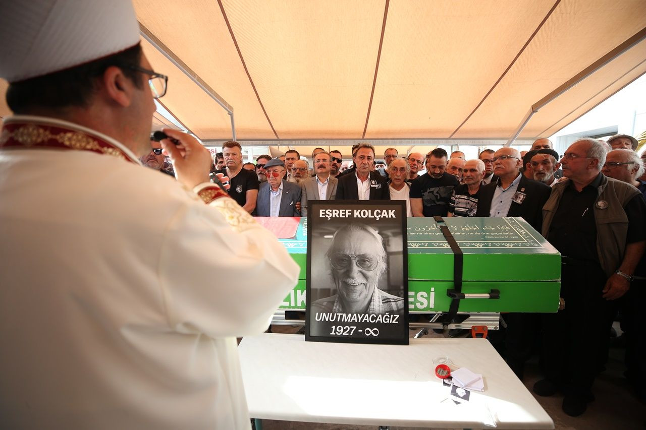 Eşref Kolçak son yolculuğuna uğurlandı... - Sayfa 8