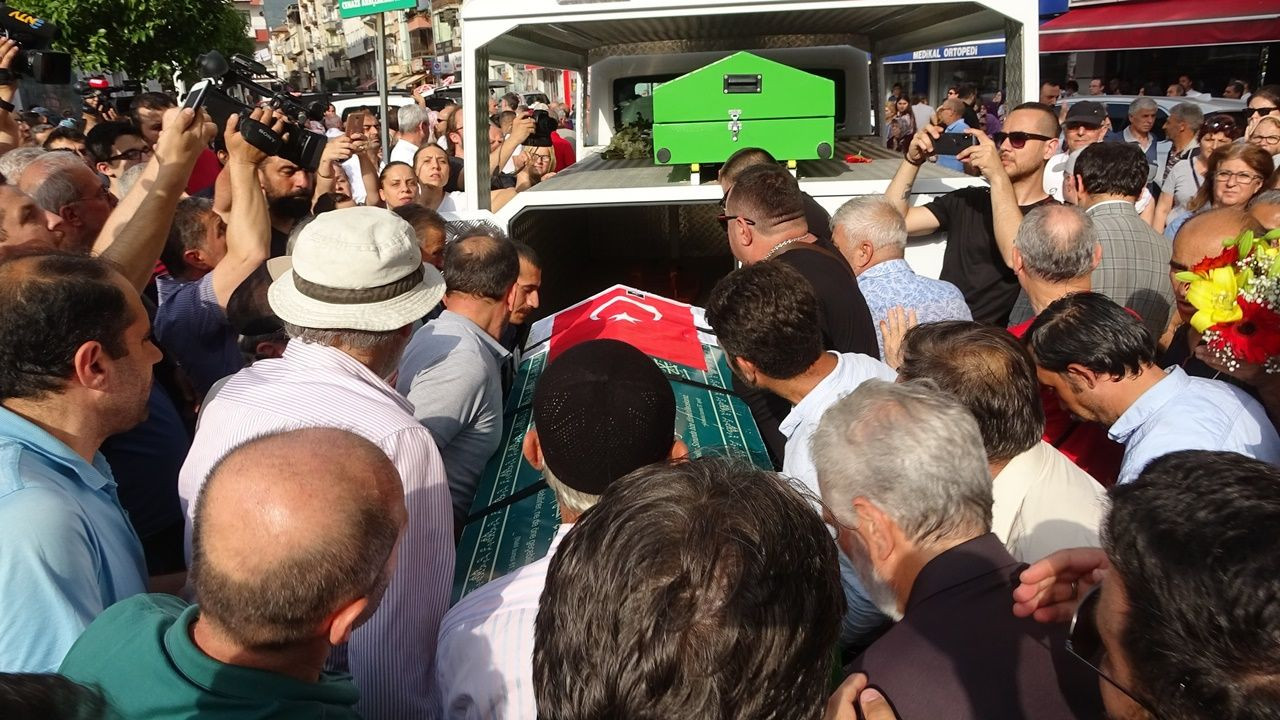 Eşref Kolçak son yolculuğuna uğurlandı... - Sayfa 20