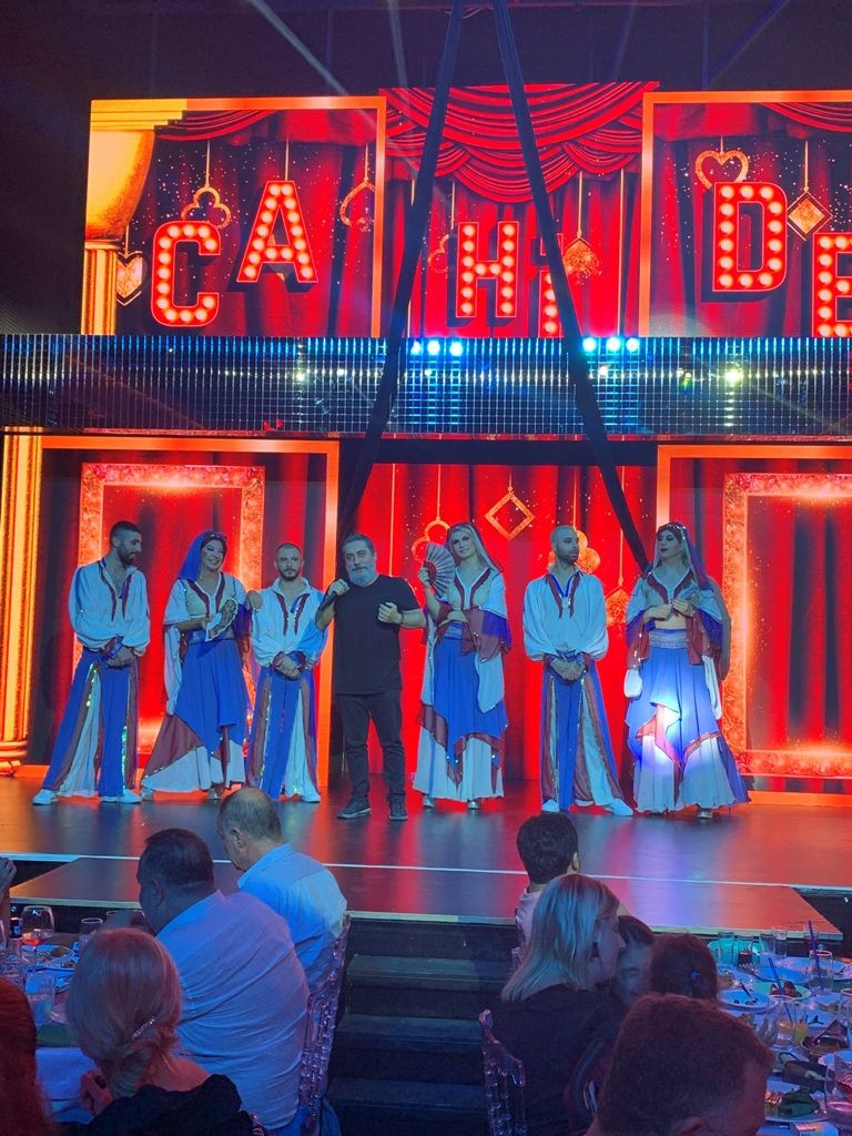 Cahide ilk haftasında Alaçatı'ya damga vurdu... - Sayfa 11