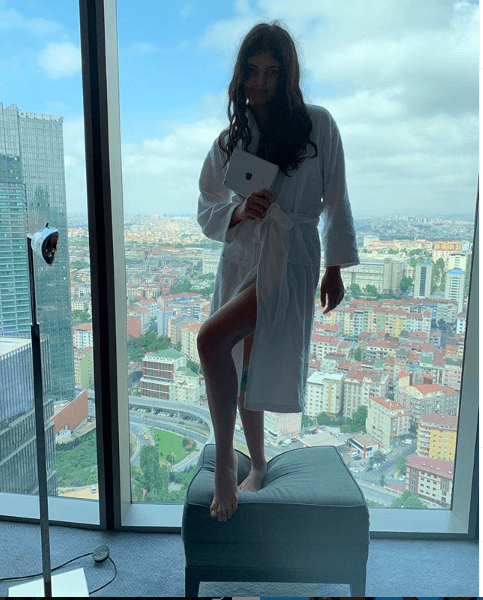 Bu kez de sütyensiz fotoğrafı olay oldu! - Sayfa 17