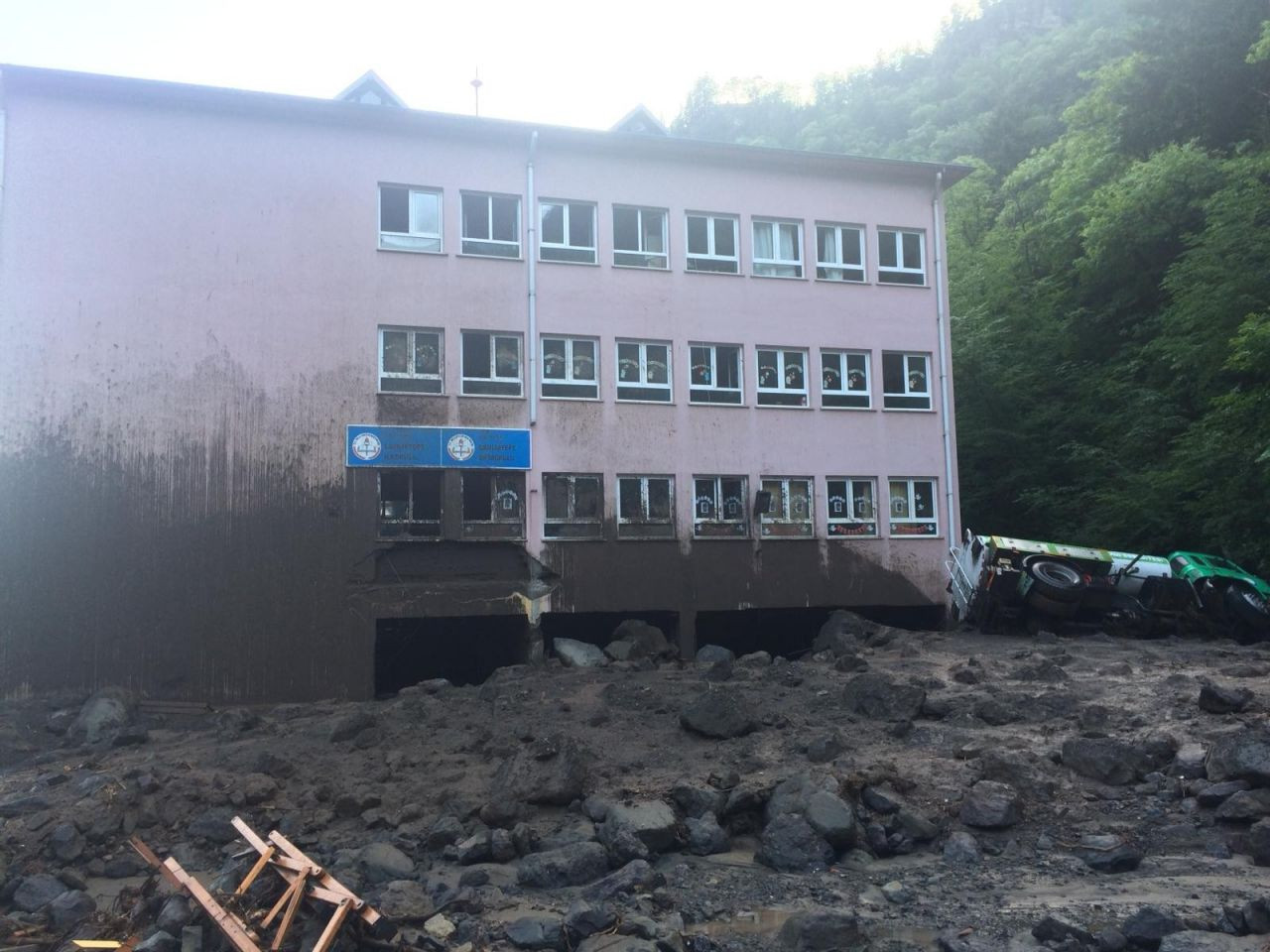 Felaket gün ağarınca ortaya çıktı! - Sayfa 6