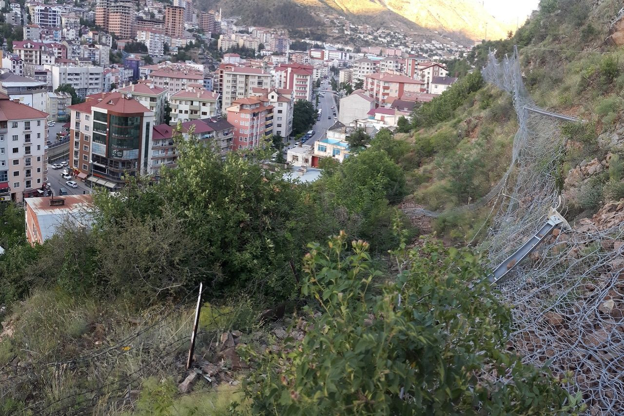 Dev kayalar 630 metreden yuvarlandı... - Sayfa 12