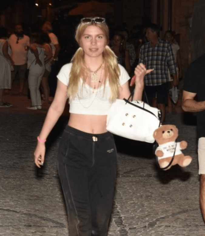 Aleyna Tilki'nin gizemli arkadaşı! Kameraları görünce yüzünü gizledi... - Sayfa 6