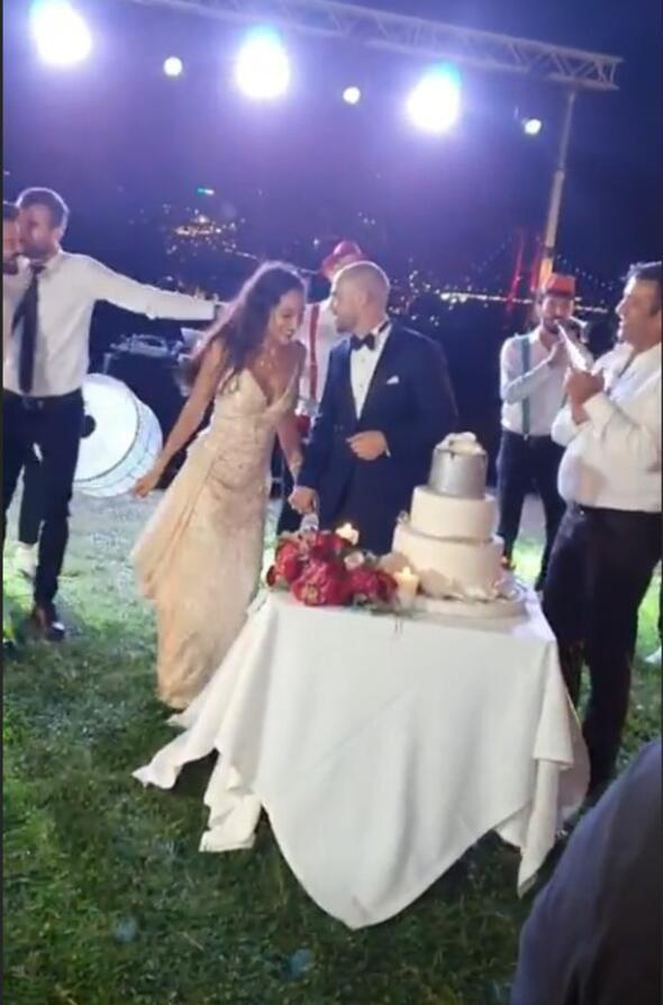 Aslı Enver'in mutlu günü! - Sayfa 9