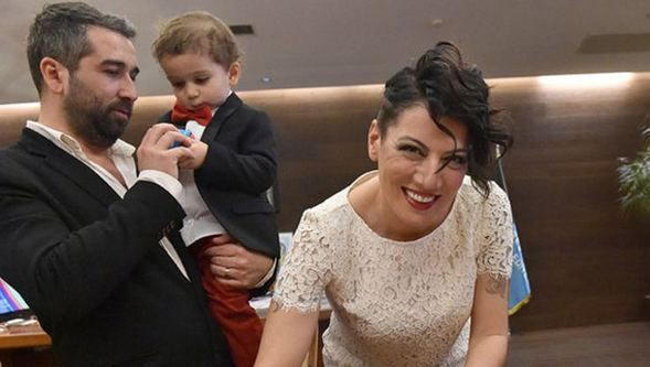 "İstanbul'un yarısıyla yatmış, sürekli kocalarını aldatan kadın" - Sayfa 7