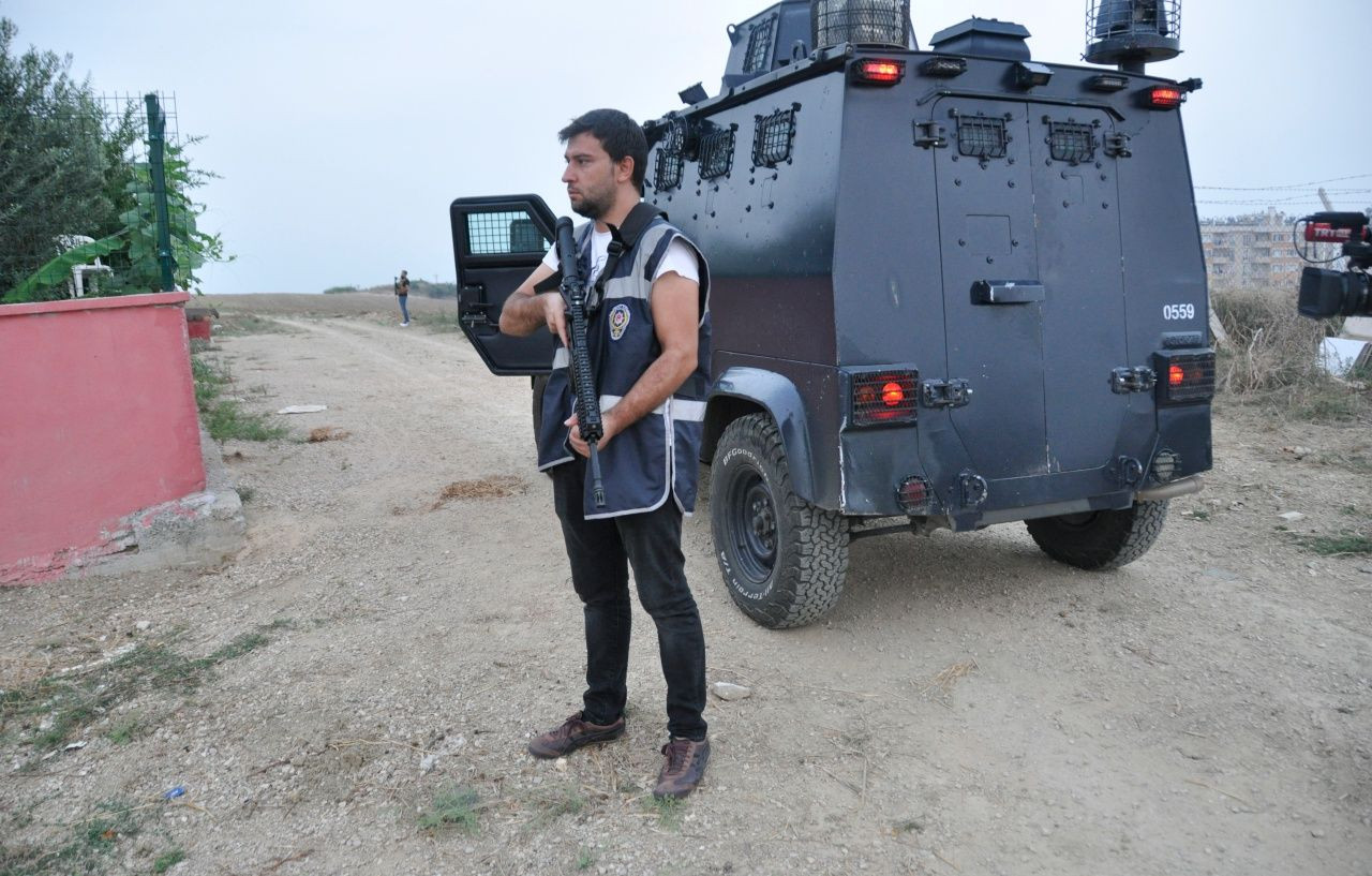 Villanın dört bir yanı pitbullarla korunuyor! - Sayfa 7