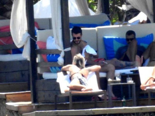 Üstsüz fotoğrafını paylaştı! - Sayfa 6