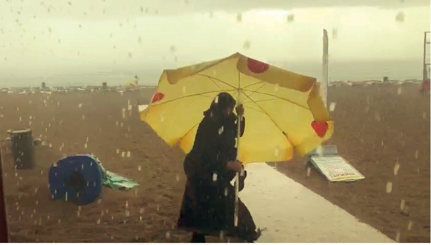 Antalya'da turistler yüzerken yakalandı... - Sayfa 7