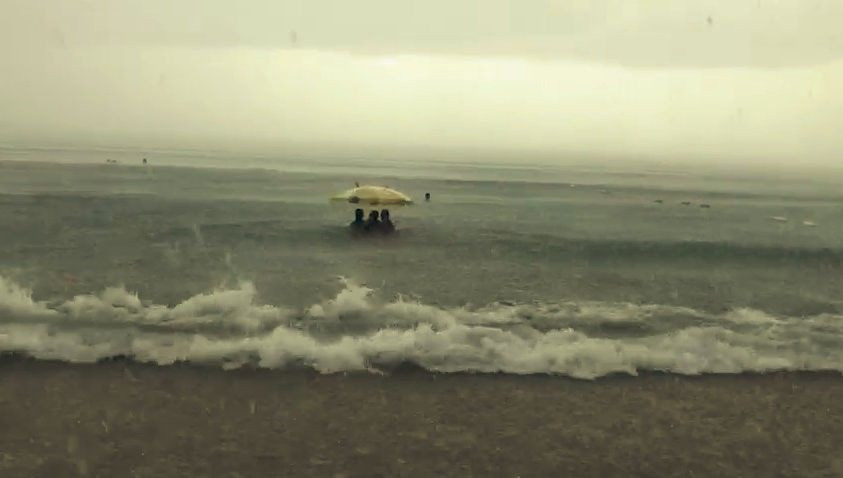 Antalya'da turistler yüzerken yakalandı... - Sayfa 9