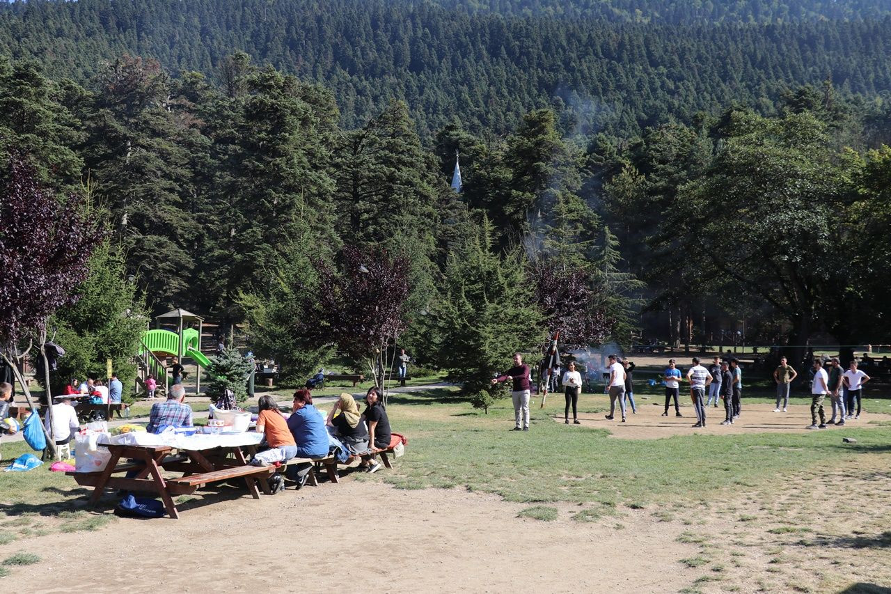 Gölcük Tabiat Parkı'na ziyaretçi akını... - Sayfa 16