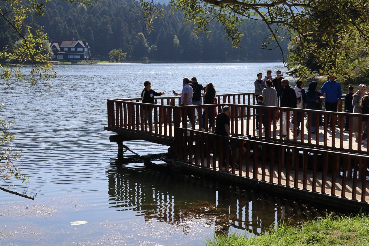 Gölcük Tabiat Parkı'na ziyaretçi akını... - Sayfa 19