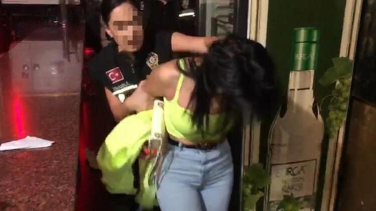 Gizli bölmelerde 27 kaçak konsomatris yakalandı! - Sayfa 9