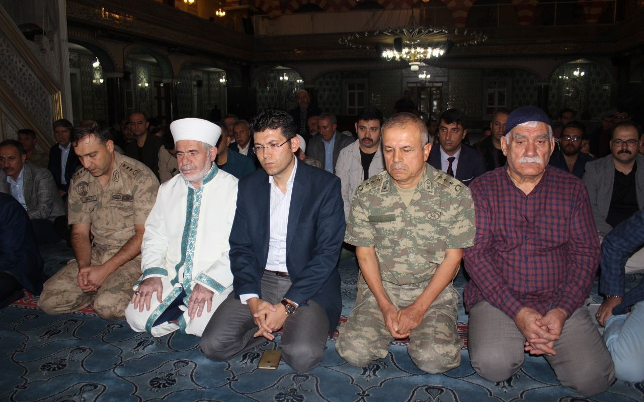 90 bin camide Mehmetçik için dua edildi! - Sayfa 30