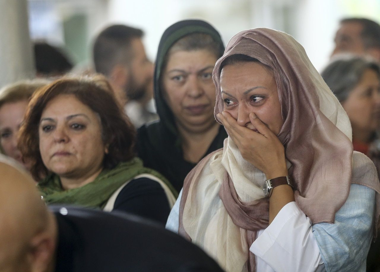 MHP'li Semih Yalçın oğlunu toprağa verdi... - Sayfa 6