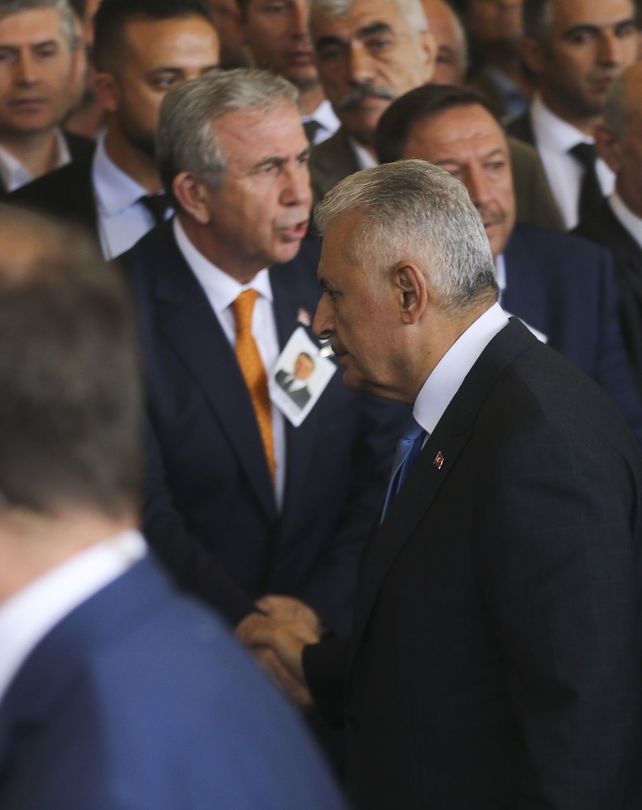 MHP'li Semih Yalçın oğlunu toprağa verdi... - Sayfa 11