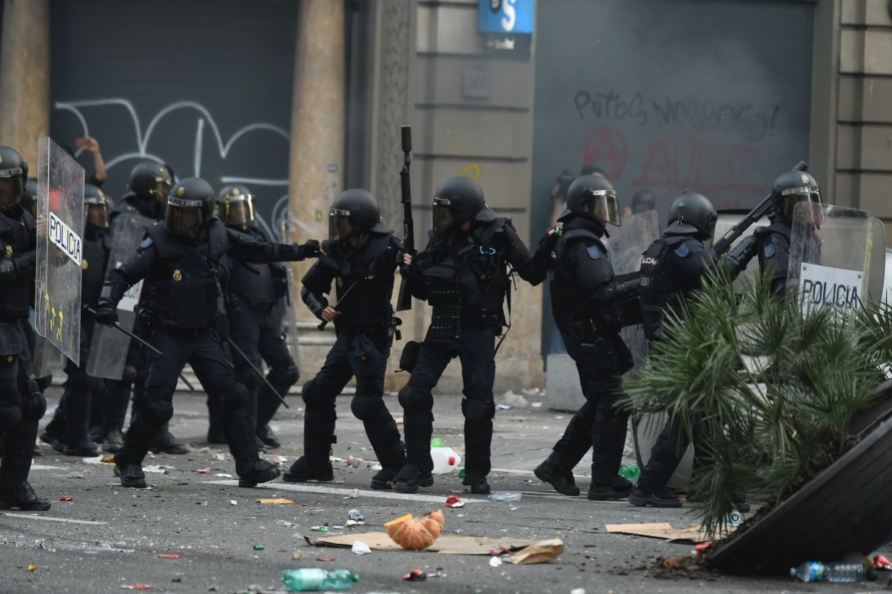 Zorunlu olmadıkça Katalonya'ya gitmeyin! - Sayfa 11