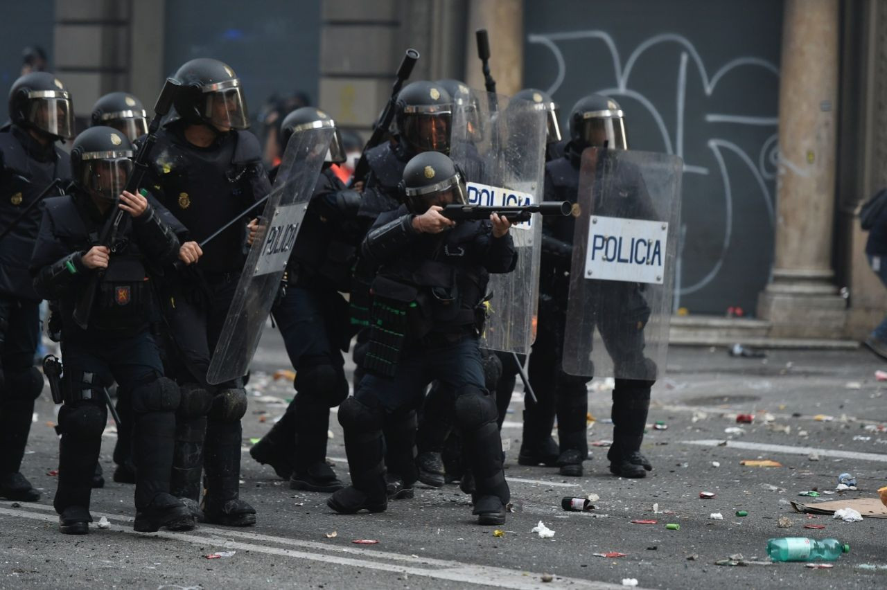 Zorunlu olmadıkça Katalonya'ya gitmeyin! - Sayfa 12