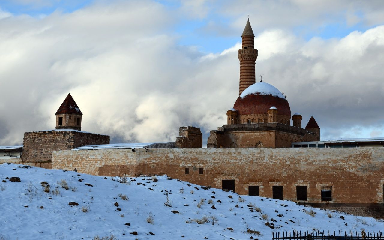 İshak Paşa Sarayı beyaza büründü! - Sayfa 6