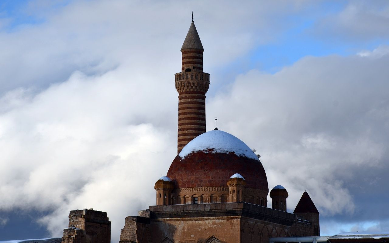 İshak Paşa Sarayı beyaza büründü! - Sayfa 7