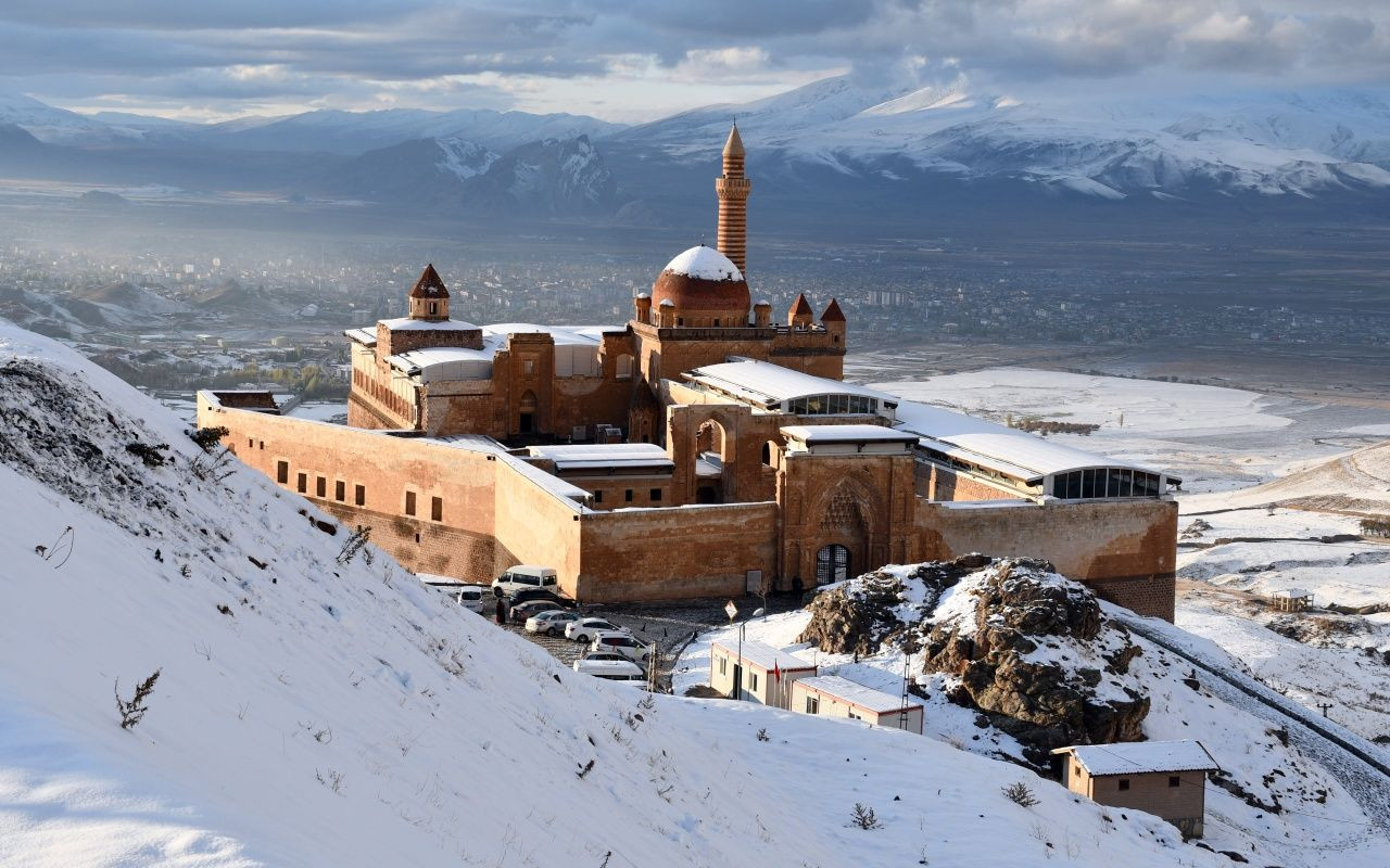 İshak Paşa Sarayı beyaza büründü! - Sayfa 10
