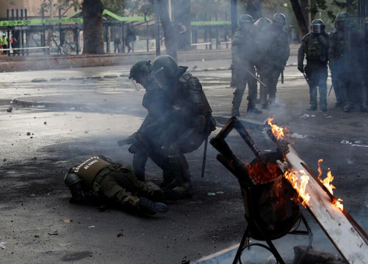 Kadın polisler diri diri yanmaya başladı! - Sayfa 40