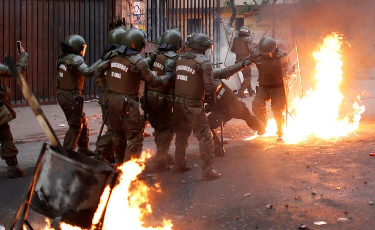 Kadın polisler diri diri yanmaya başladı! - Sayfa 24