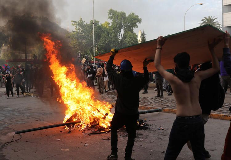 Kadın polisler diri diri yanmaya başladı! - Sayfa 27