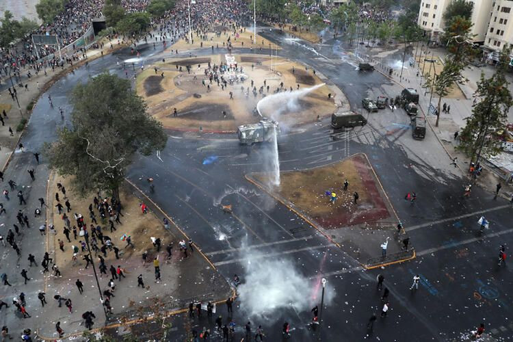 Kadın polisler diri diri yanmaya başladı! - Sayfa 30