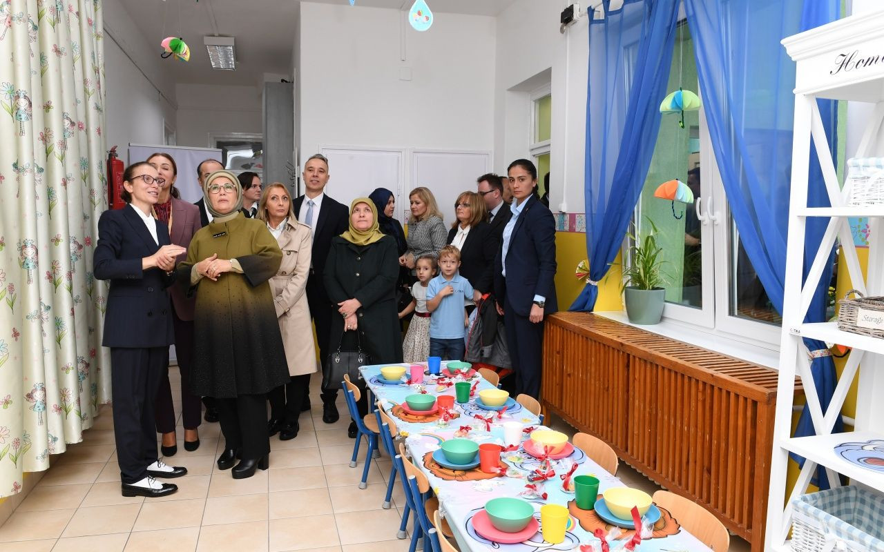 Emine Erdoğan, Macaristan'da anaokulu açılışına katıldı! - Sayfa 6