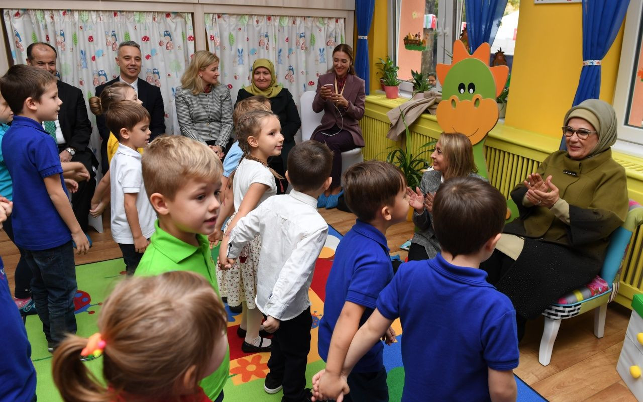 Emine Erdoğan, Macaristan'da anaokulu açılışına katıldı! - Sayfa 9