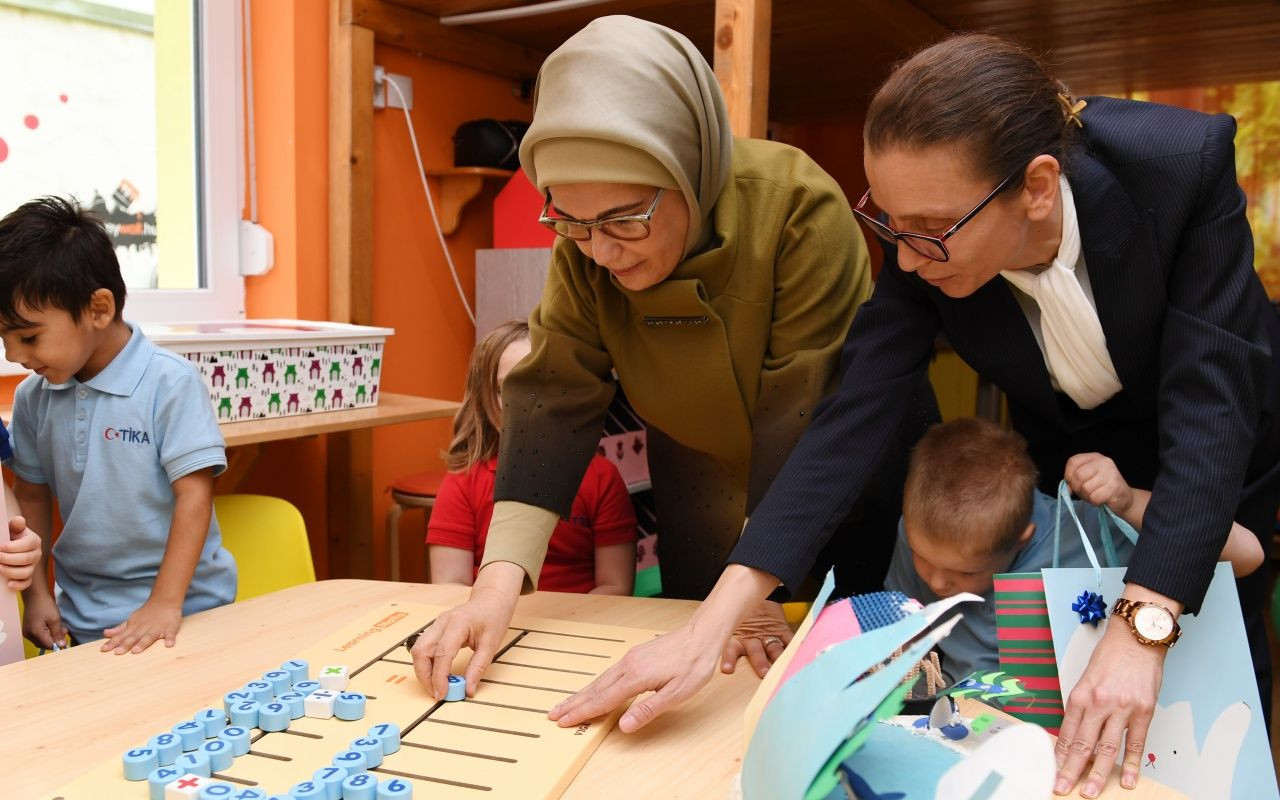 Emine Erdoğan, Macaristan'da anaokulu açılışına katıldı! - Sayfa 10