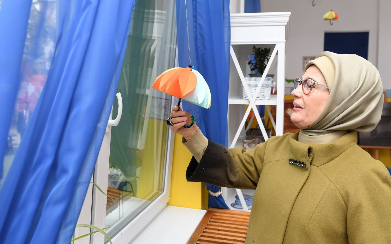 Emine Erdoğan, Macaristan'da anaokulu açılışına katıldı! - Sayfa 16