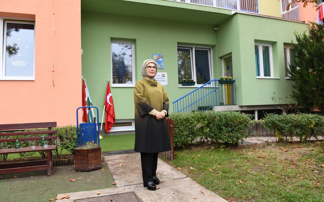 Emine Erdoğan, Macaristan'da anaokulu açılışına katıldı! - Sayfa 17