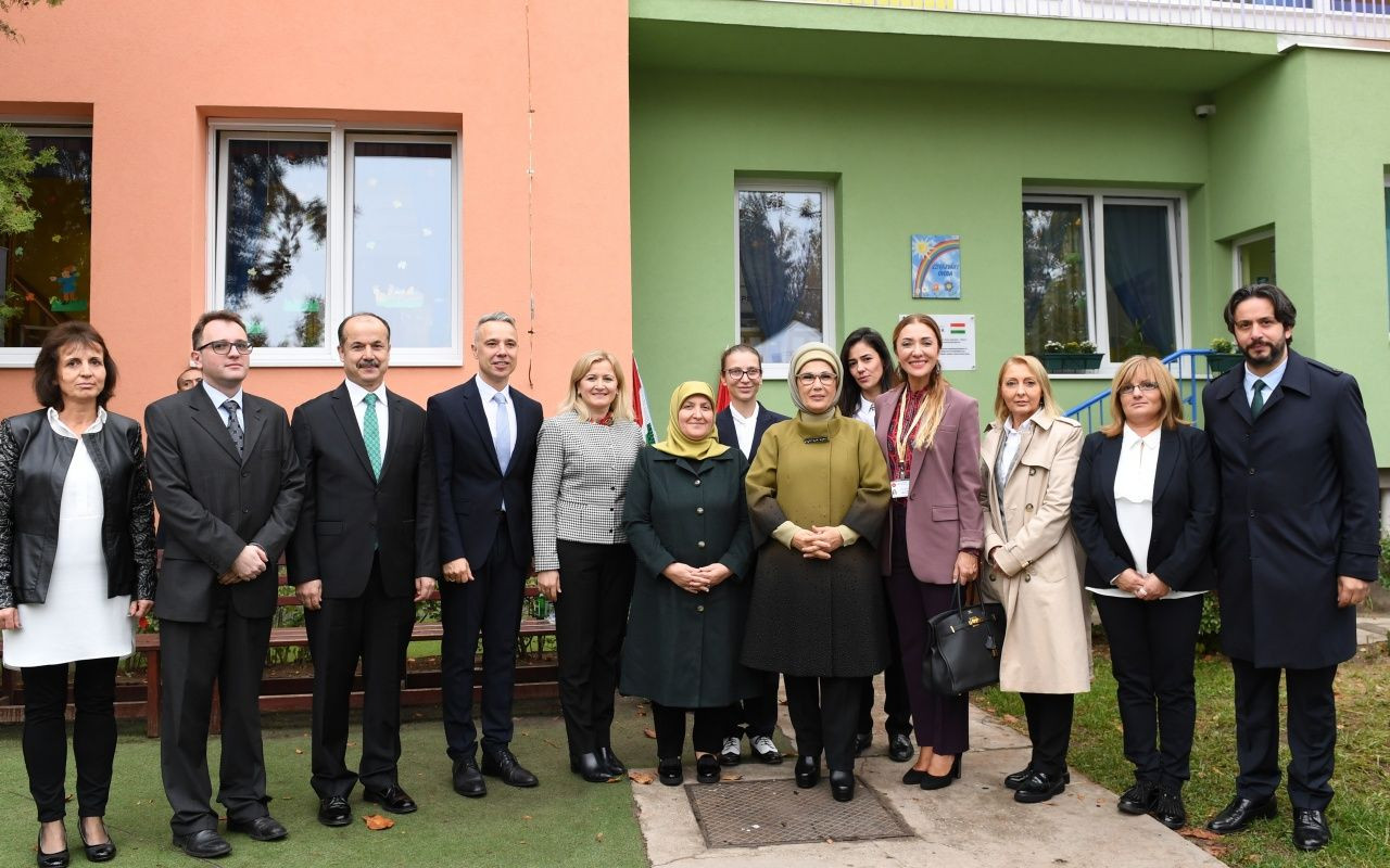 Emine Erdoğan, Macaristan'da anaokulu açılışına katıldı! - Sayfa 18