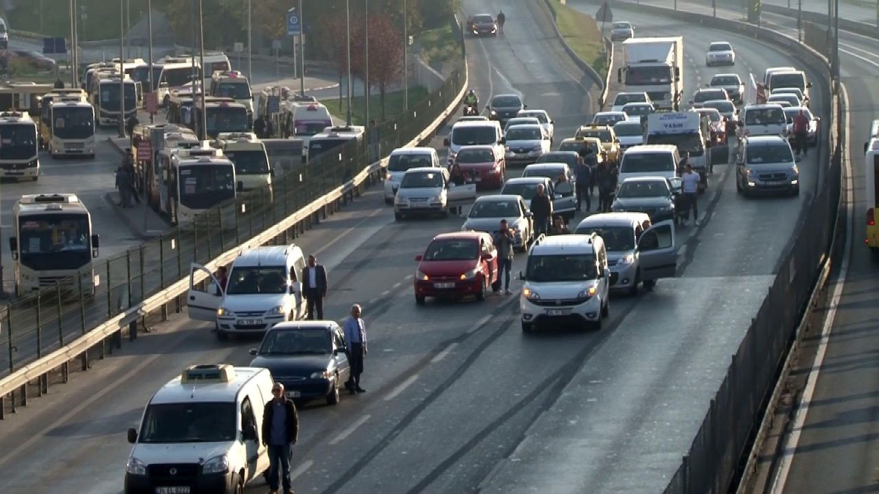 9'u 5 geçe tüm yurtta hayat durdu! - Sayfa 30