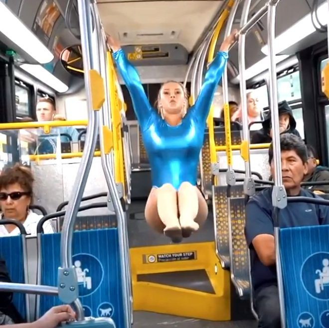 Sokakta mayosuyla gezerek şaşkınlık yarattı! - Sayfa 12