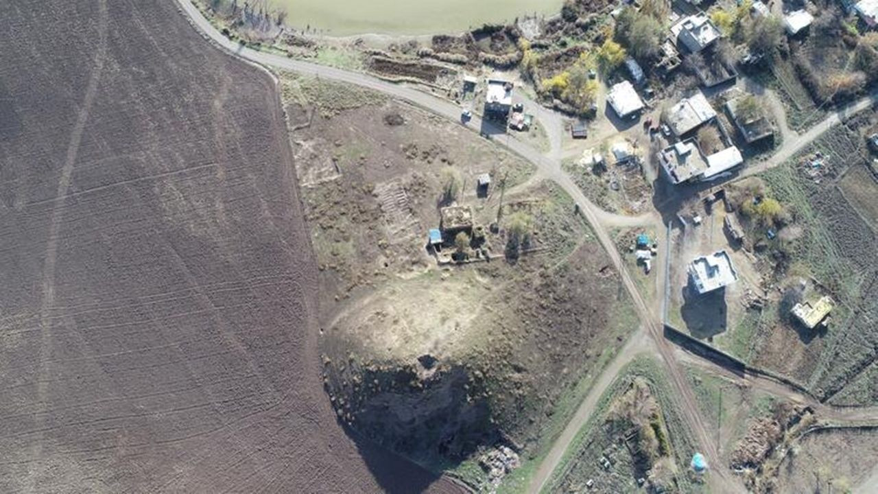 Tepeyi köstebek yuvasına çevirdiler... - Sayfa 9