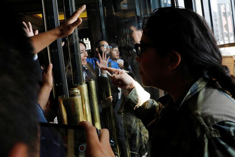 At üstünde çırılçıplaktı! Tüm ülke karıştı... - Sayfa 8