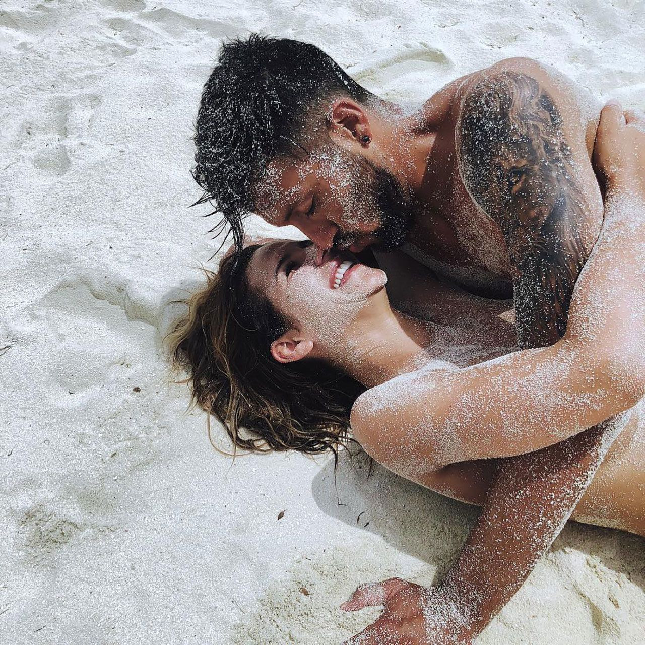 Çırılçıplak soyundu, sosyal medyayı salladı - Sayfa 15