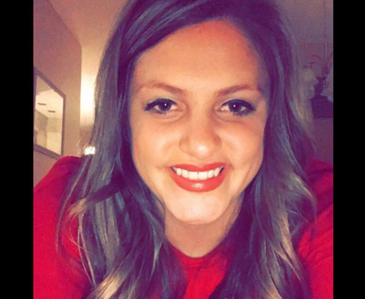 Eski güzellik kraliçesinden çırılçıplak iğrençlik! - Sayfa 111