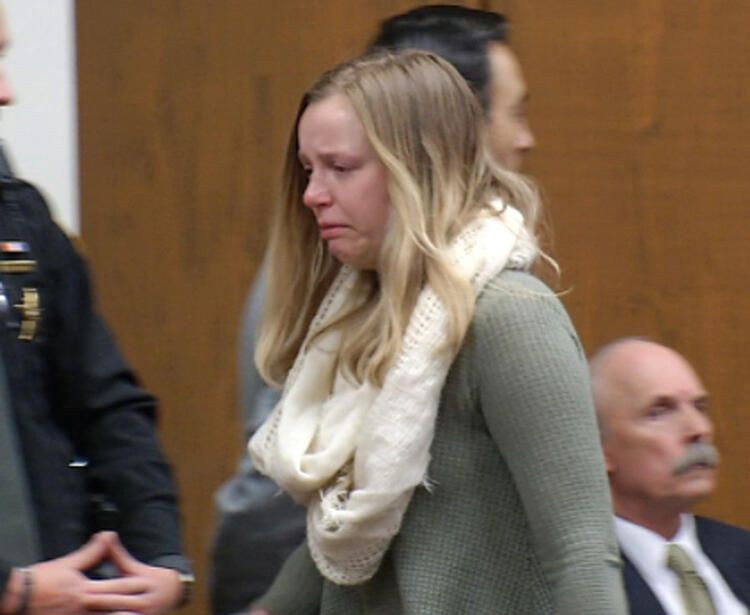 Eski güzellik kraliçesinden çırılçıplak iğrençlik! - Sayfa 119