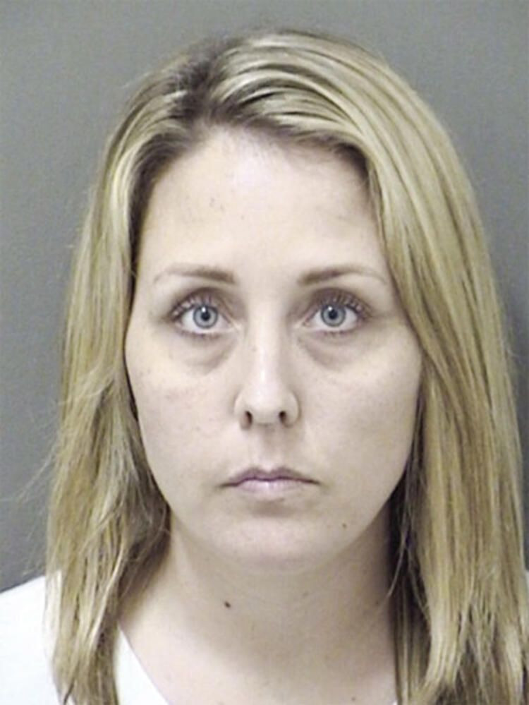 Eski güzellik kraliçesinden çırılçıplak iğrençlik! - Sayfa 18